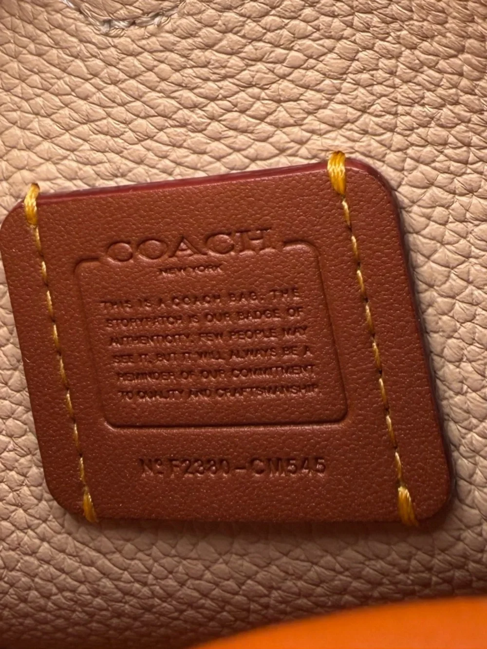 Coach Lana 23 in ivory pebbled leather - Picture 4 of 9